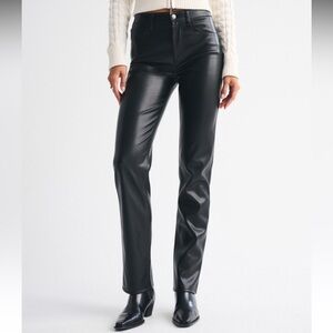 Abercrombie Vegan Leather 90’s Straight Ultra High Rise black pant - Size 25 (0)